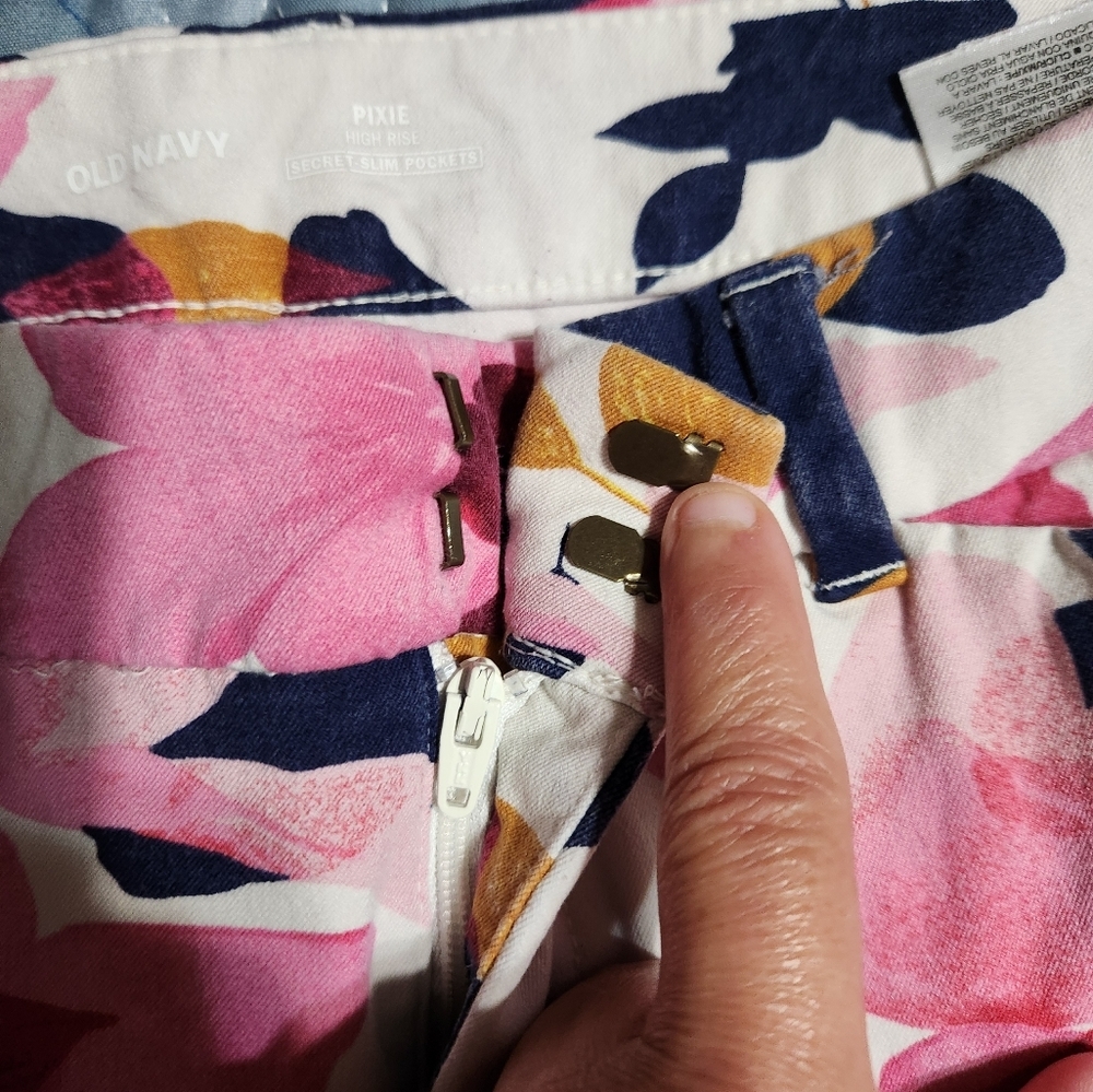 Womens old navy floral jean - Picture 4 of 10